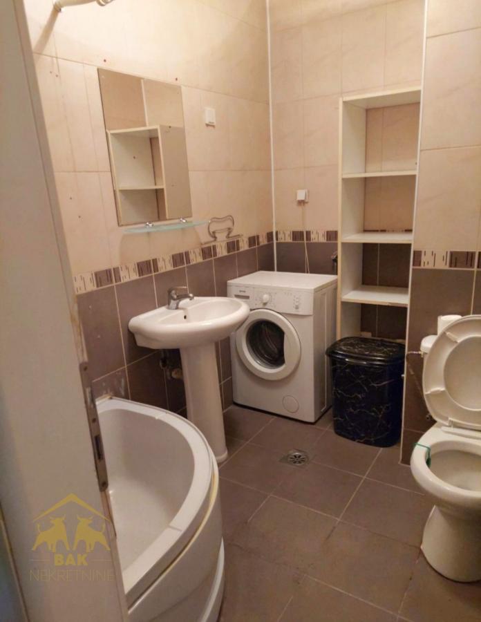 Trosoban stan na Novoj Detelinari