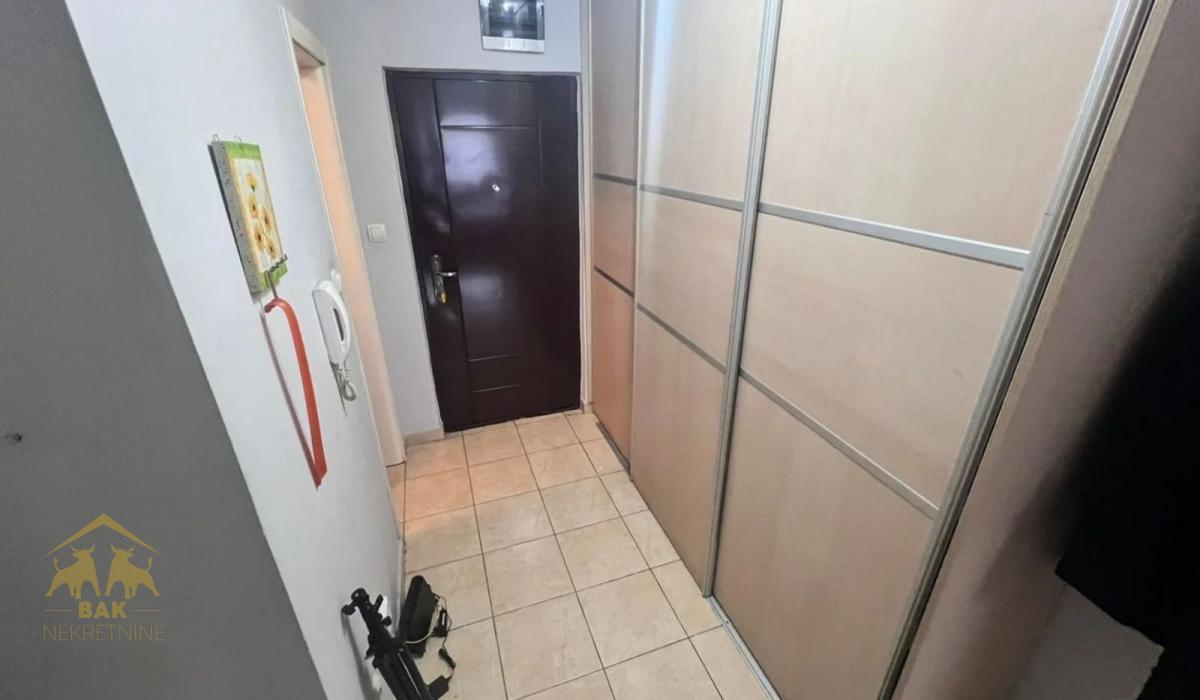 Trosoban stan na Novoj Detelinari
