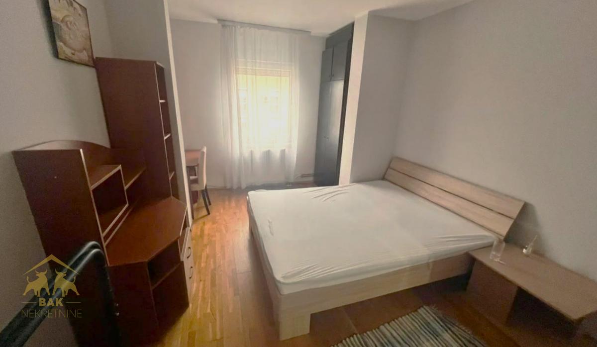 Trosoban stan na Novoj Detelinari